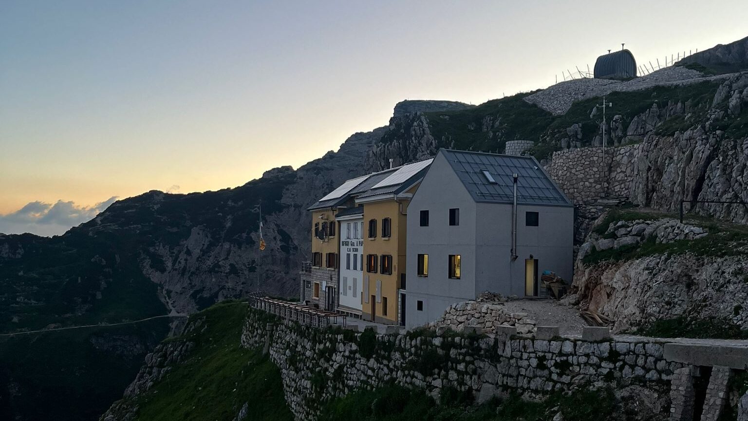 Pasubio Night: Escursione al tramonto sulla Strada delle 52 Gallerie